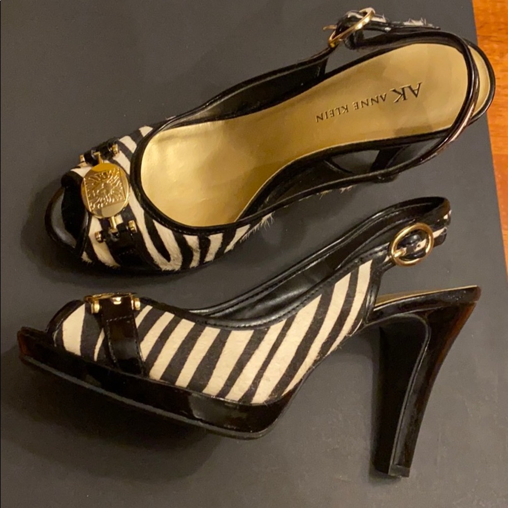 AK Anne Klein Zebra Pattern High Heel Shoes 7M